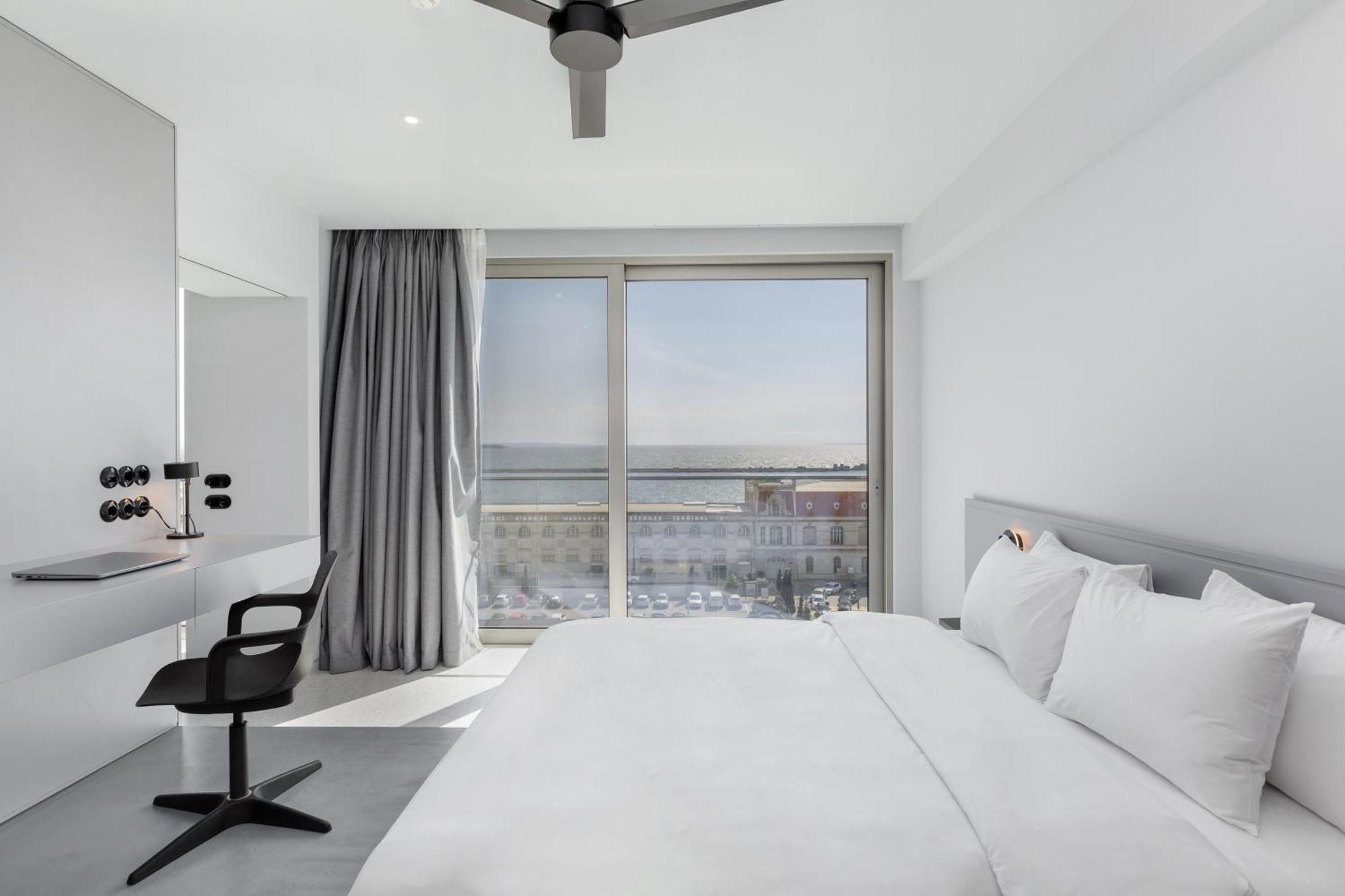 Nero Luxury Suites By Zennova Thessaloniki Exterior foto
