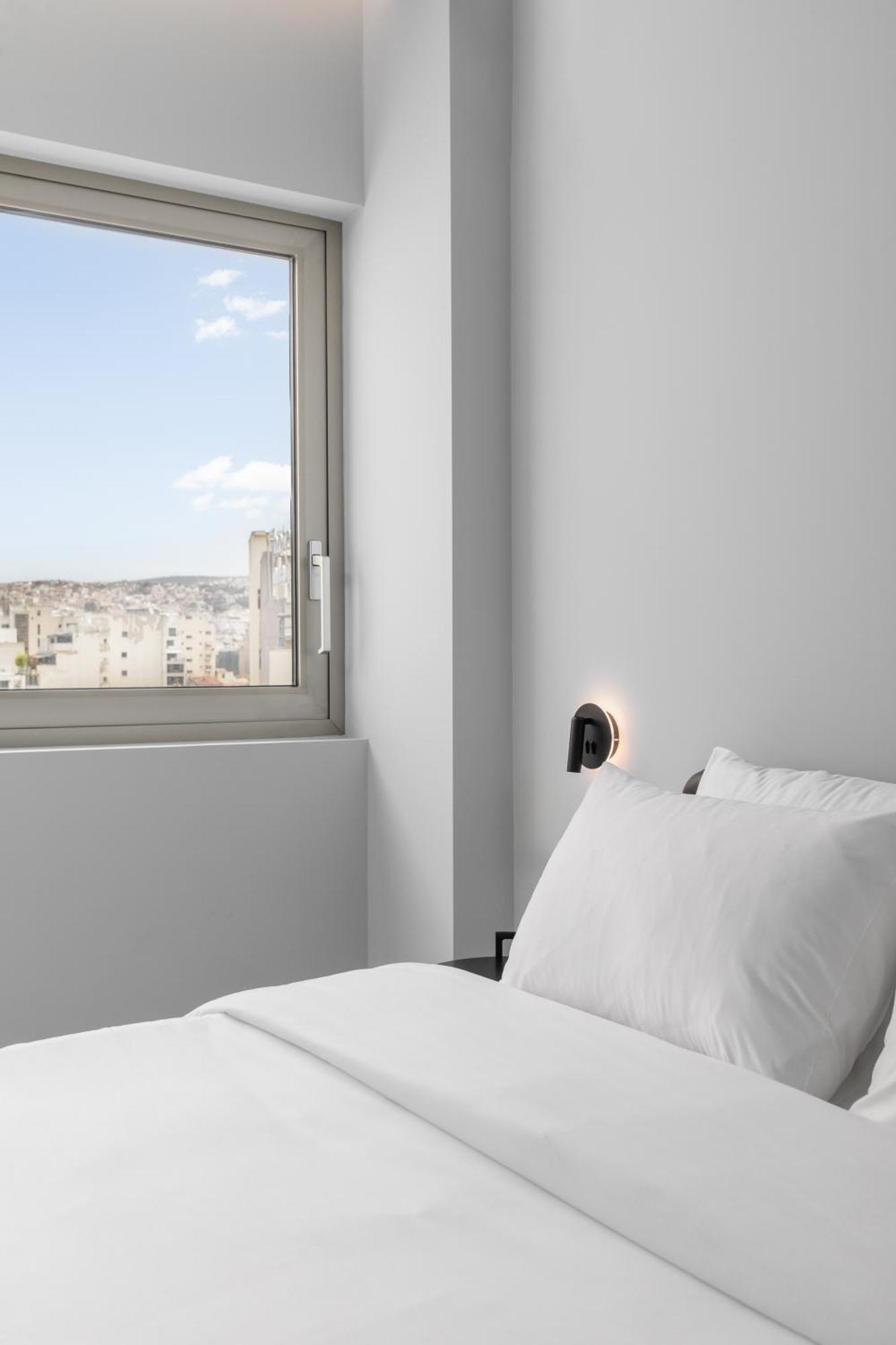 Nero Luxury Suites By Zennova Thessaloniki Exterior foto