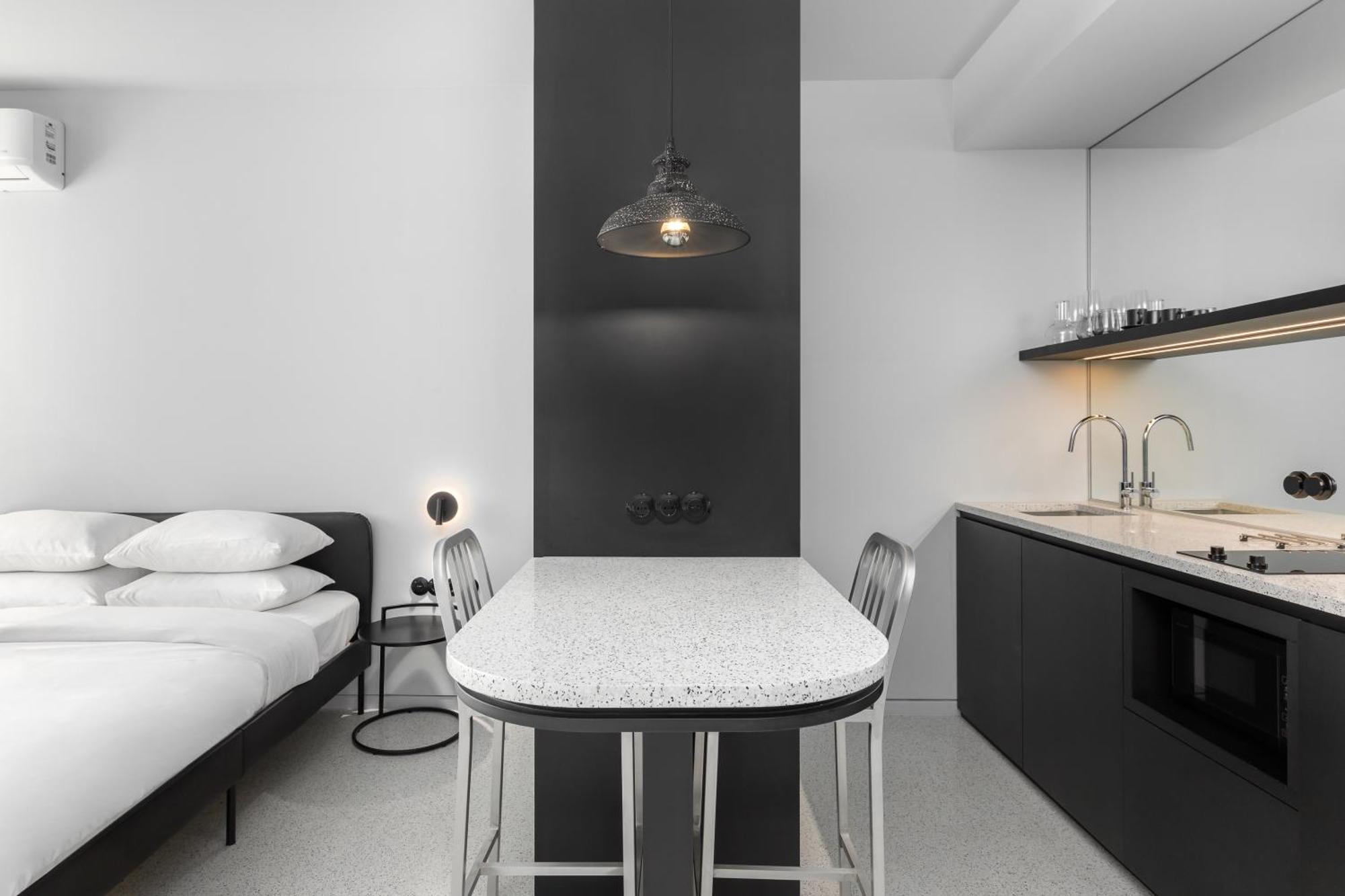Nero Luxury Suites By Zennova Thessaloniki Exterior foto